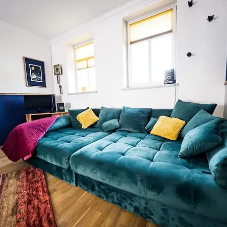 Charmante Wohnung Mit Terrasse Im Herzen Von Leipzig *